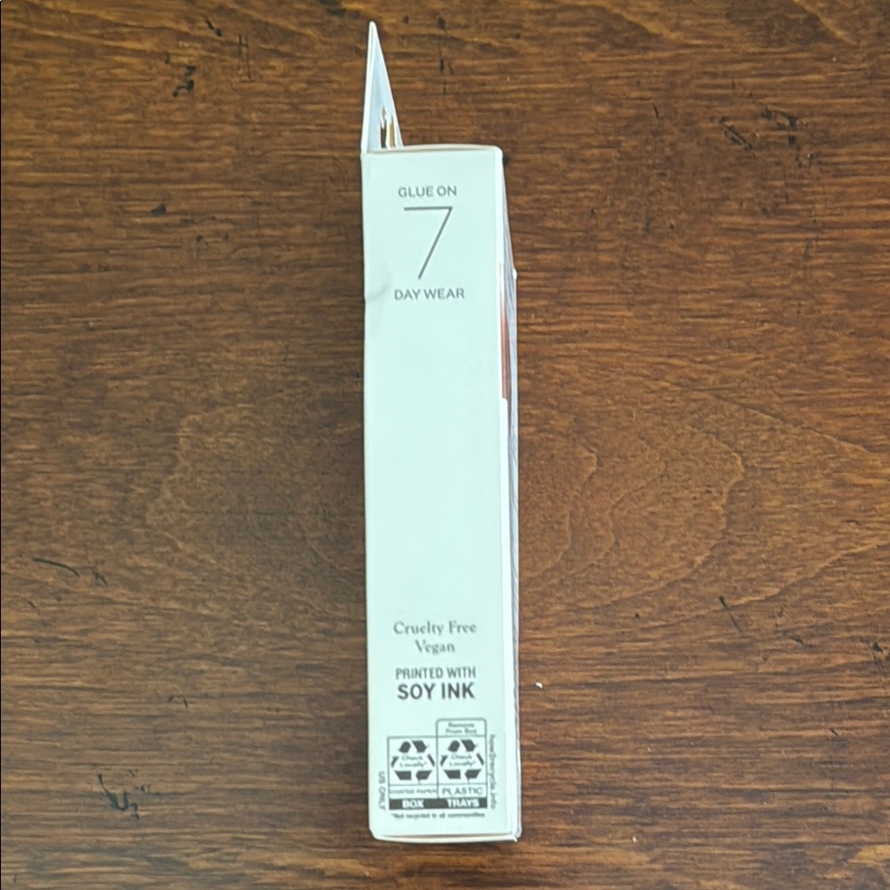 Kiss Women's Acrylic French Manicure Set NWT - Picture 5 of 11